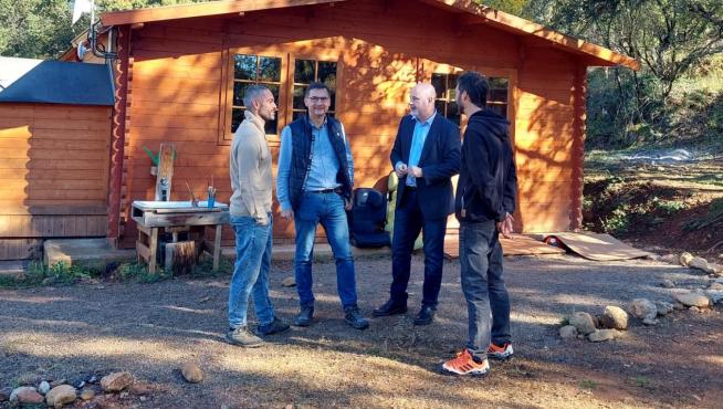 Encuentro entre cargos de Vox y la comunidad de Caneto.
