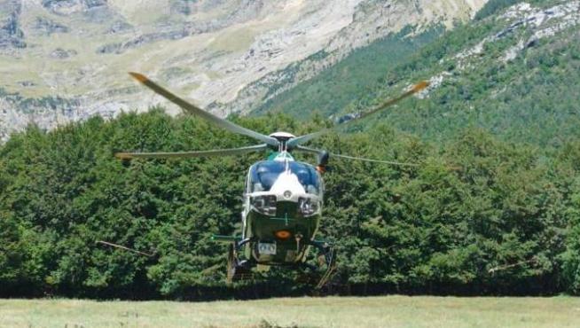 El helicóptero de la Guardia Civil en un rescate de montaña.