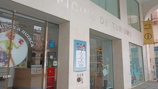 El PSOE denuncia el cierre de la Oficina de Turismo los domingos por la tarde.