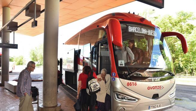 Unos 90.000 viajeros hacen la ruta de Huesca a Zaragoza cada semana