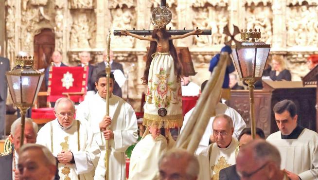 Día de celebración para la Cofradía del Santo Cristo de los Milagros de Huesca