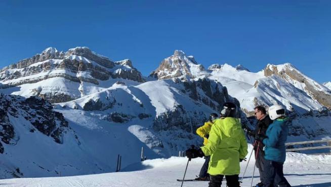 Retenciones en las salida de las estaciones de esquí Cerler y Candanchú