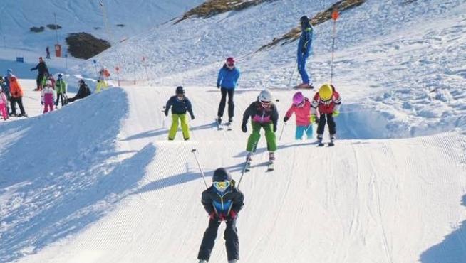 La Cincomarzada alarga un gran fin de semana de sol y esquí en el Alto Aragón