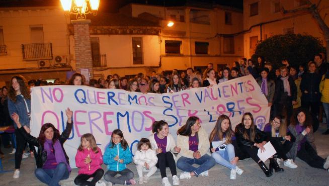 Las mujeres de Sariñena toman la calle bajo el lema "No queremos ser valientes queremos ser libres"