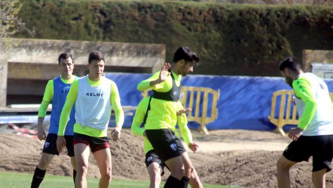 El Huesca inicia una larga semana con seis sesiones de entrenamiento