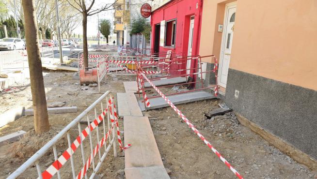 Avanzan las obras de renovación de aceras en el barrio del Perpetuo Socorro de Huesca