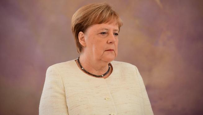 Merkel vuelve a sufrir un visible temblor corporal en un acto en Berlín