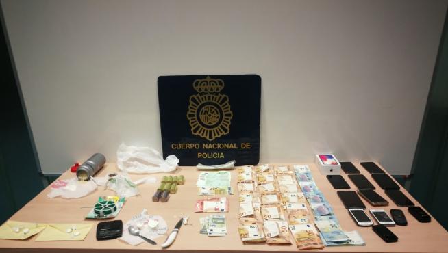 La Policía Nacional detiene en Zaragoza a tres personas por presunto tráfico de droga
