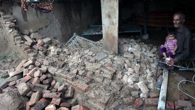Al menos 37 muertos y unos 500 heridos en un terremoto en Pakistán
