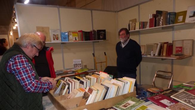 La Feria del Libro Aragonés nutre de nuevos volúmenes a la Biblioteca Municipal de Monzón