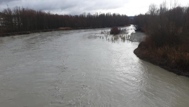 Los ríos del Pirineo bajan con abundante caudal, pero no se han registrado incidentes