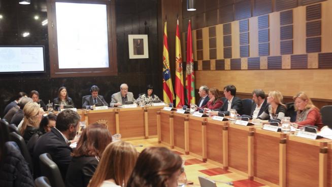 Romance (PSOE) critica que PP y Podemos en el Ayuntamiento de Huesca apuestan por "paralizar la ciudad"