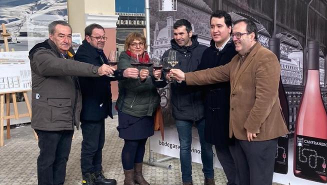Canfranero, el primer vino que rinde tributo al Canfranc y la estación