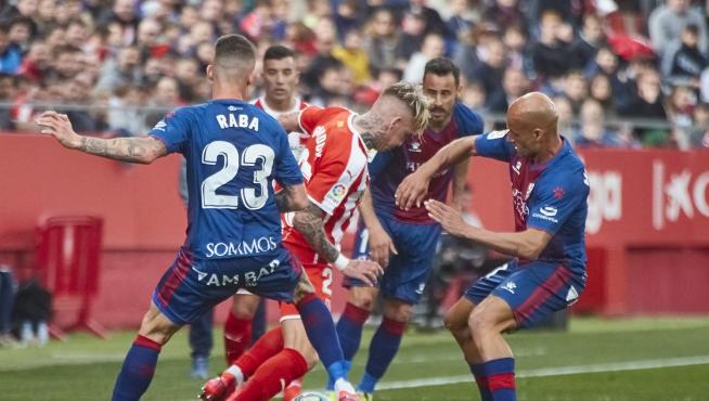 El Girona da otro palo al Huesca en el tiempo añadido (1-0)
