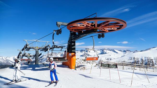 Casi 250 kilómetros esquiables pese a la ausencia de nevadas importantes