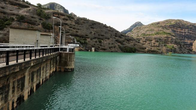 Los embalses la cuenca hidrográfica del Ebro se encuentran al 85 % de su capacidad tras disminuir un 2 %
