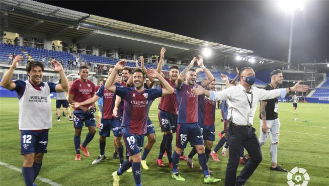 Aluvión de felicitaciones al Huesca por el ascenso