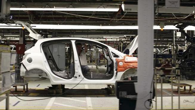 La planta de PSA-Opel España contratará a 200 trabajadores