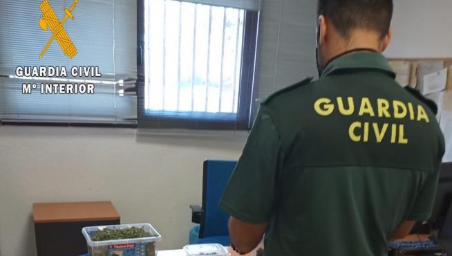 Un detenido en Monzón por tráfico de drogas tras ser ayudado por la Guardia Civil al averiarse su coche