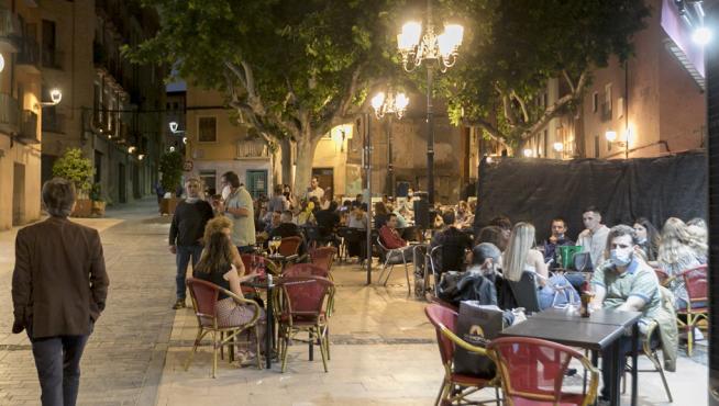 Ambiente en el “Tubo” de arriba, reconvertido desde hace meses en zona de bares de terrazas