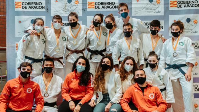 Judocas cadete del Club Ibón de Huesca.