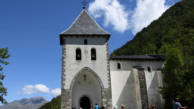Algunas de las 239 rogativas estudiadas que se celebraron el Aragón se hicieron en pequeños santuarios como la ermita de Santa Elena (Biescas)