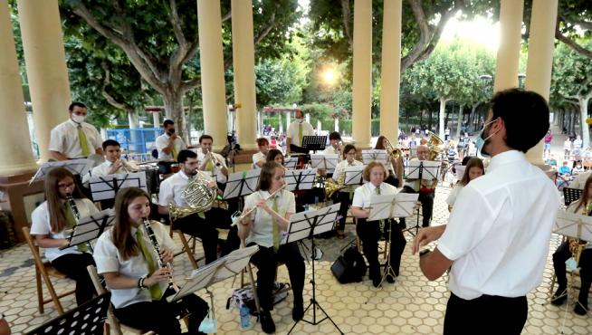 La Banda de Música de Huesca, en su concierto benéfico de este miércoles en el Kiosco del Parque Miguel Servet