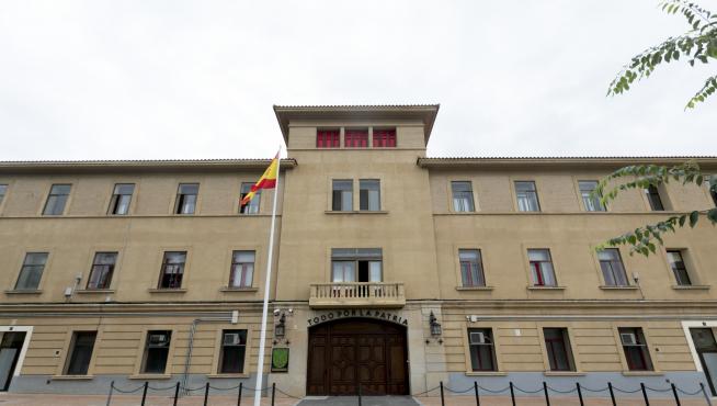 Fachada del Cuartel Sancho Ramírez de Huesca, sede del cuartel general de la División Castillejos.