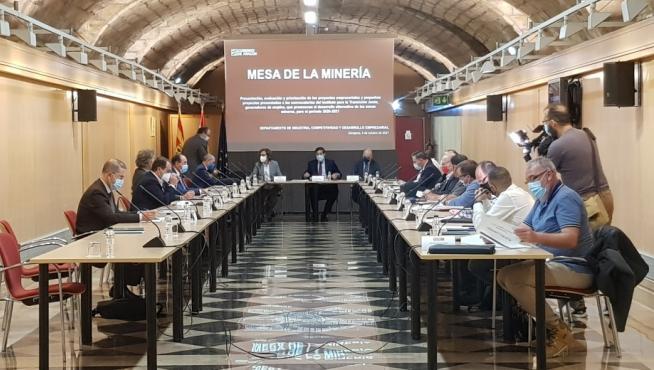 Mesa de la Minería en la que se presentaron los proyectos que el Gobierno de Aragón priorizará en el marco del Plan Miner.