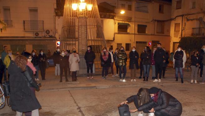 Concentración contra las agresiones celebrada en Sariñena el pasado día 25.