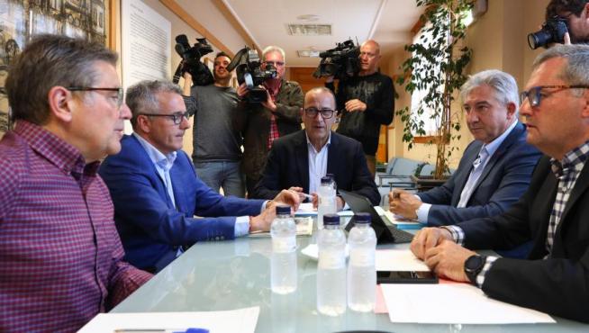 Felipe Faci se reúne con representantes institucionales y turísticos del Pirineo para abordar una posible propuesta de Candidatura Olímpica.