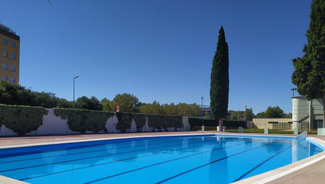 Foto de archivo de las piscinas de verano de San Jorge en Huesca.