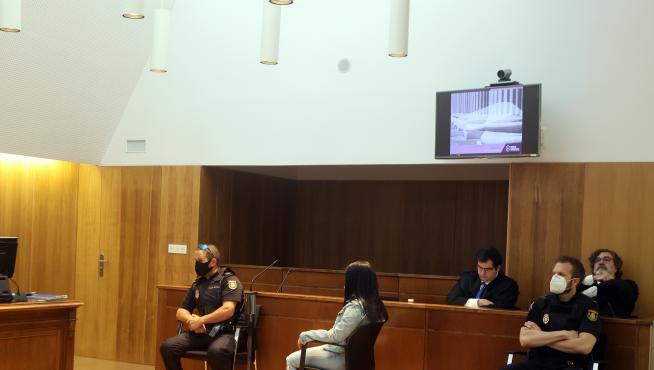 La acusada por el crimen de Broto, Daniel Valencia, este jueves en la Audiencia Provincial de Huesca.