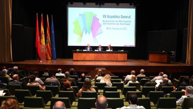 El Presidente de Aragón, Javier Lambán, inaugura la VII Asamblea de la Asociación de Municipios del Camino de Santiago (AMCS) que se reúne en Jaca