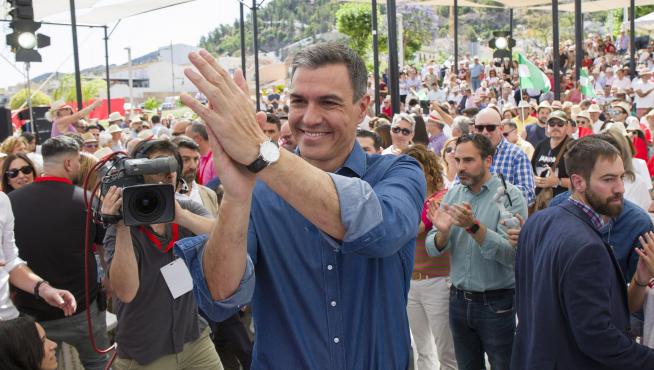 Pedro Sánchez este sábado en un acto de campaña en Cártama (Málaga).