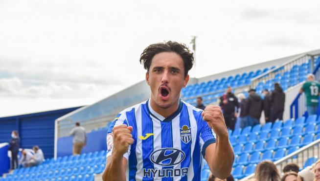 Vilarrasa celebra un gol con el Atlético Baleares esta temporada.