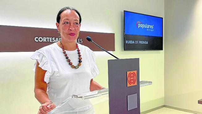 Carmen Susín, ayer ante los medios en las Cortes de Aragón