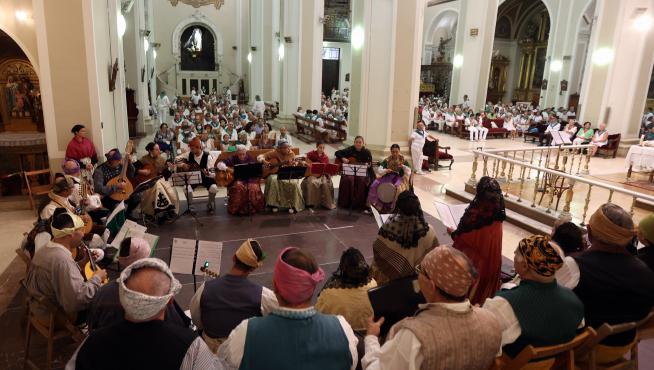 Imagen de la misa de cofrades celebrada en la Basílica de San Lorenzo.