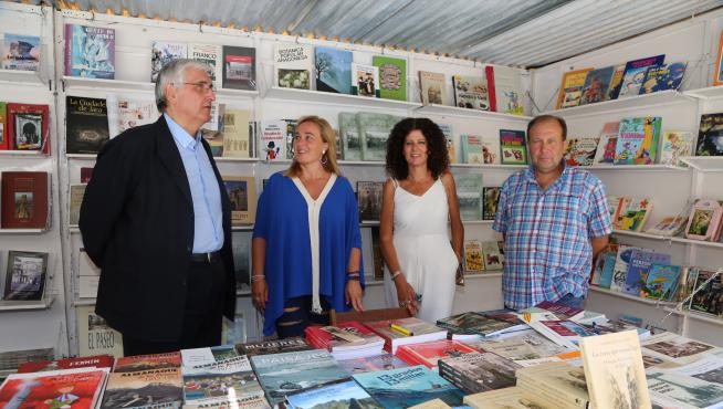Buesa, Moratinos, Artillo (autora de las fotos del nuevo libro) y Tomás.