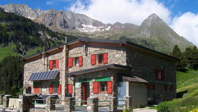 Refugio de Estós que gestiona la FAM.
