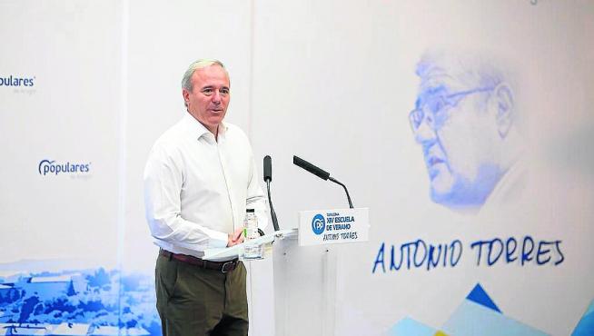 El presidente del PP de Aragón, Jorge Azcón, ayer en la Escuela de Verano “Antonio Torres”.