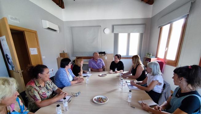 La directora del IAM se ha reunido con el equipo del Centro Comarcal de Servicios Sociales de Los Monegros.