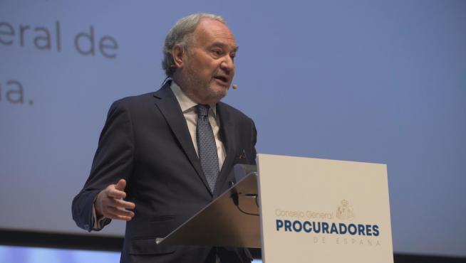 Juan Carlos Estévez durante la presentación de las conclusiones de las jornadas de procuradores en Huesca.