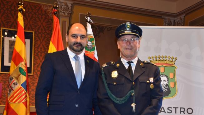 Vicente Barfaluy se ha jubilado tras más de 37 años de servicio en la Policía Local de Barbastro.