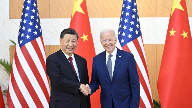 Xi y Biden, presidentes de China y Estados Unidos, se dieron un cálido apretón de manos en su primer encuentro presencial. INDONESIA CHINA US G20 BALI SUMMIT
