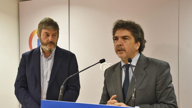 Mario Garcés, que estuvo acompañado por Gerardo Oliván, detalló las enmiendas del PP.