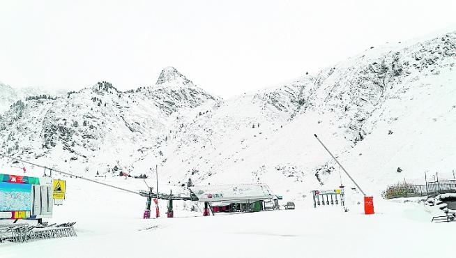 Aspecto que presentaba ayer la zona de Anayet en la estación de Aramón Formigal.