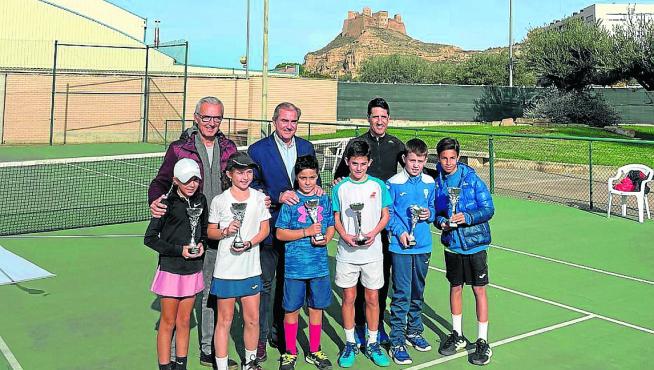 Foto de los campeones y finalistas en el Campeonato de Aragón Benjamín en Monzón.