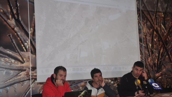 Álex Varela, Iván González y Fernando Sánchez, en el centro A Lurte, al presentar la nueva temporada.
