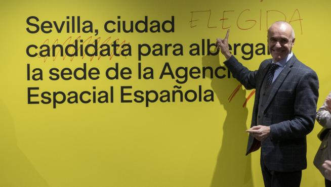 El alcalde de Sevilla celebra la elección de la ciudad como sede de la Agencia Espacial Española.